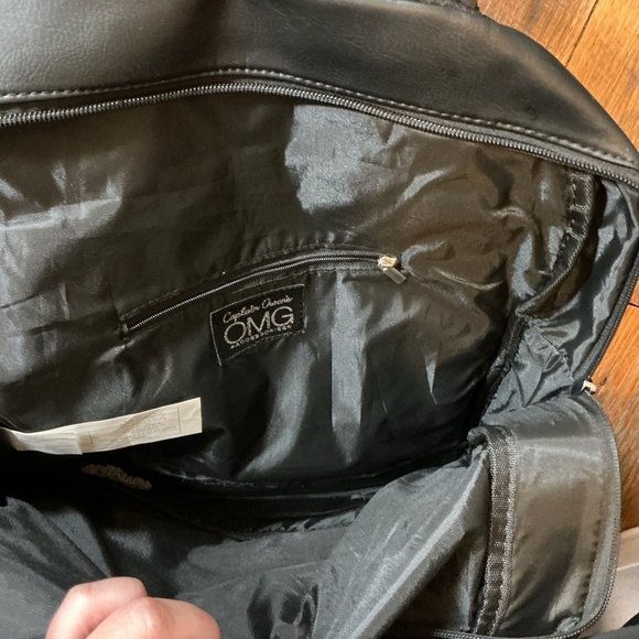 Captain Owen’s OMG Accessories Shark Mouth Print Backpack – Black Faux Leather - Picture 4 of 6